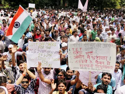 Students protest against the reservation for OBC candidate