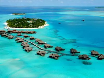Maldives to Get Space-Age Underwater Hotel