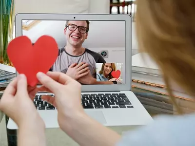 Meeting Online Leads to Happier, Longer Marriages