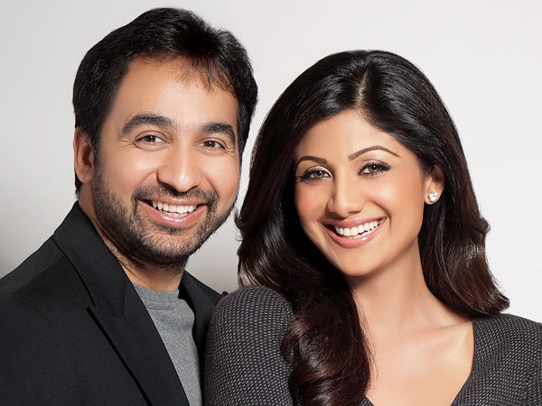 Shilpa, Raj Take A Break From Cricket