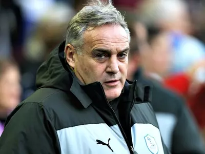 It is revealed that, Sheffield Wednesday boss Dave Jones had secret affair with netball star Sara-Louise Hale.