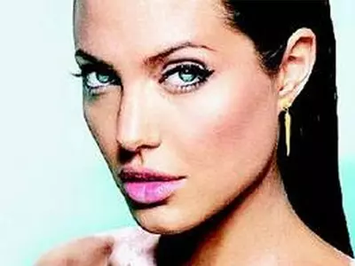 Post Surgery, Topless Jolie Art to be Auctioned