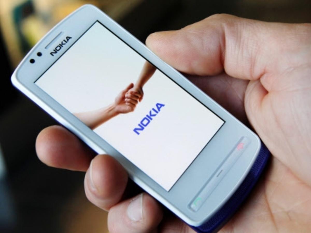 Nokia Asha Phone Gets Dedicated WhatsApp Button
