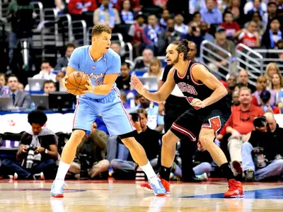 Clippers Rout Rose-Less Chicago Bulls