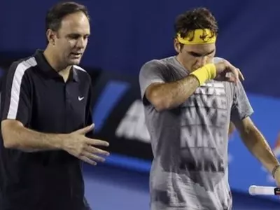 Federer Splits With Coach Annacone