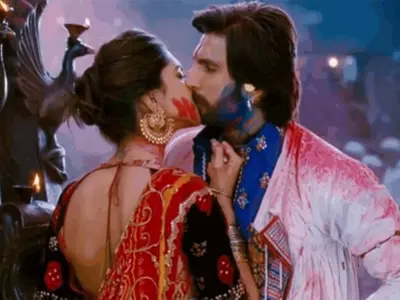 Ranveer Singh and Deepika Padukone kiss