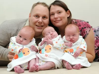 British Mom Gives Birth to Identical Triplets