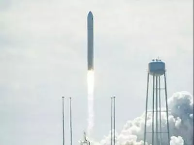 2nd Private Company Rockets Toward ISS