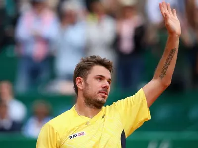Australian Open winner Stanislas Wawrinka reached the semifinals of the Monte Carlo Masters on Friday with a 7-6 (7/5), 6-2 victory over Canadian Milos Raonic.