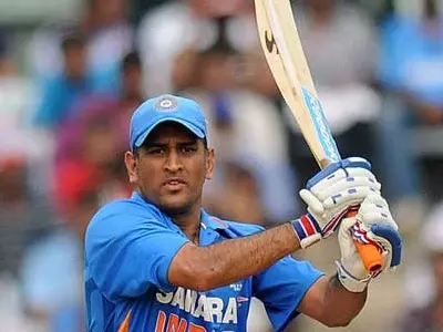 Dhoni Wins Asian Award For Sports In UK