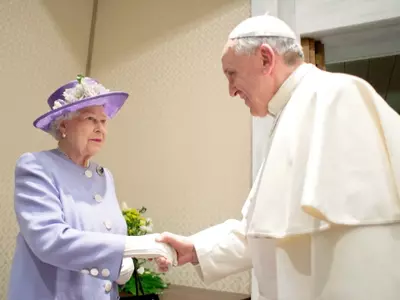 Queen Elizabeth II Meets Pope Francis