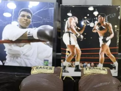 Muhammad Ali's Gloves Fetch $860,500