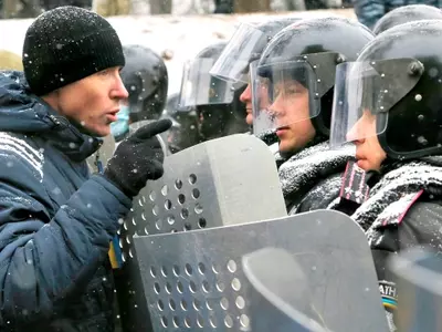 Ukrainian President to Scrap Anti-Protest Law