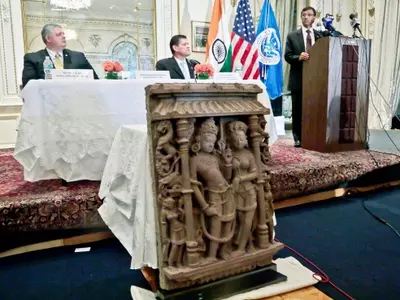 US Returns Three Stolen Sculptures to India