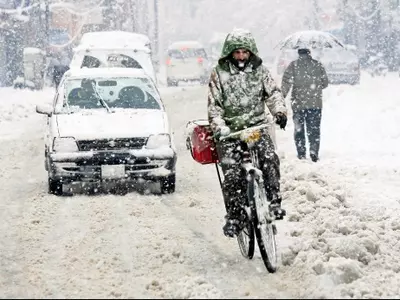 Snow Shuts Srinagar-Jammu Highway