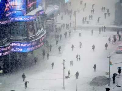 Winter Storm Snarls Travel in US