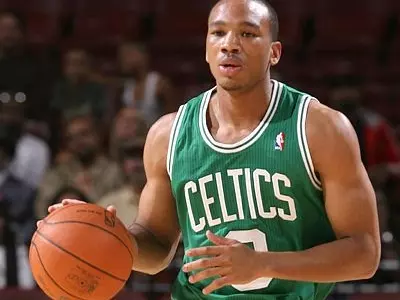 Celtics, Bradley Agree On $32 Million Deal