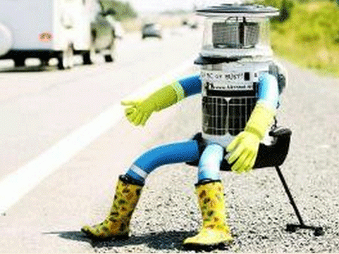 Talking Robot Begins Solo Hitchhike Across Canada