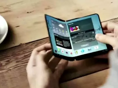 Samsung’s Foldable Tablet Coming in 2015