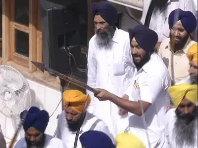 Several Injured in Clashes Inside Golden Temple Complex