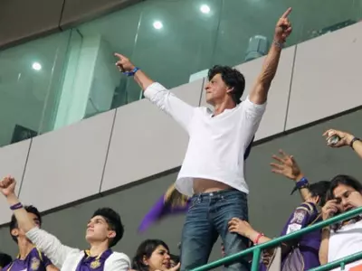 Kolkata Knight Riders co-owner Shahrukh Khan was over the moon as his team won their second title in three years at the M Chinnaswamy Stadium on Sunday night. The Bollywood superstar was seen celebrating his side’s triumph by dancing with the players. H
