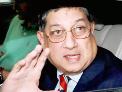 The beleaguered Srinivasan appears isolated even within the Board as three of the five vice -presidents - Shivlal Yadav, Ravi Sawant and Chitrak Mitra - asking him to abide by what the Supreme Court observation.