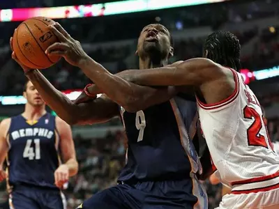 Gasol's Grizzlies Rally To Beat Bulls