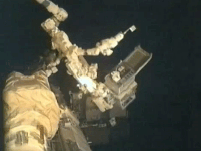 Robot Makes Repairs at ISS