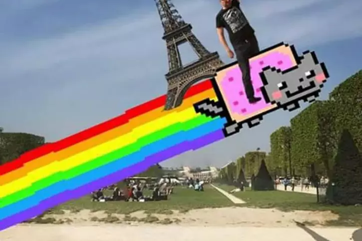Man Asks People To Photoshop Eiffel Tower Under His Finger, Gets
