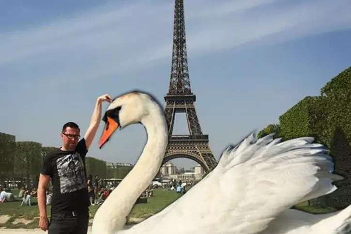 Man Asks People To Photoshop Eiffel Tower Under His Finger, Gets