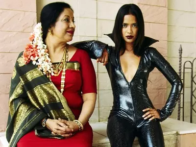 indian mom and her daughter