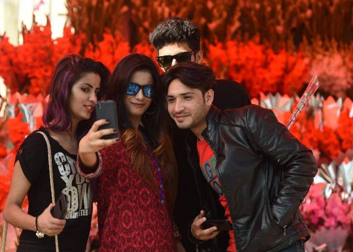 Under A Conservative Regime Pakistan S Teens Are Defiant But Too Scared To Post Duckface