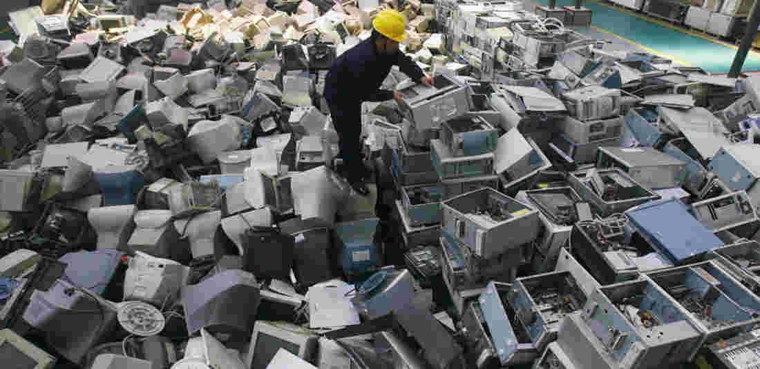 One Of The Largest Smartphone Market, India Is Also The Fifth Largest E-Waste Producer!