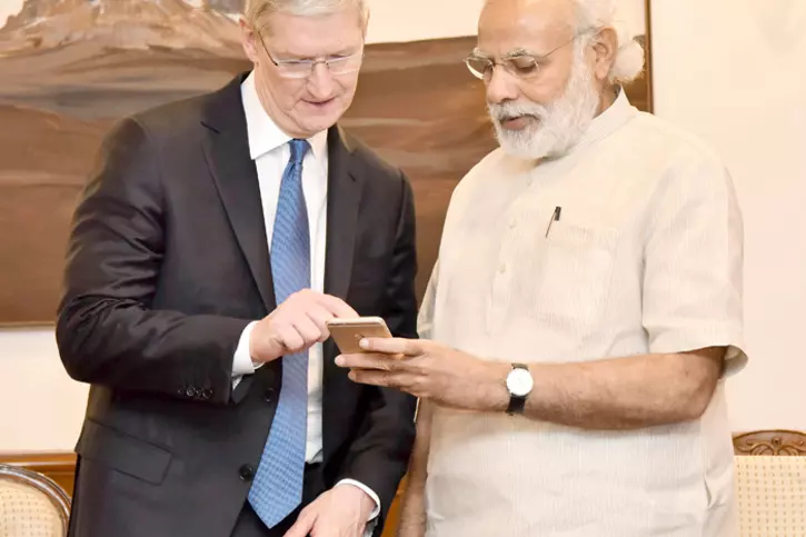 Tim Cook Meets Narendra Modi, Discusses Apple's Make In India Plans