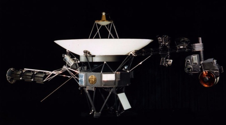 NASA Woke Up Voyager 1 From 13 Billion Miles Away, And The Spacecraft ...