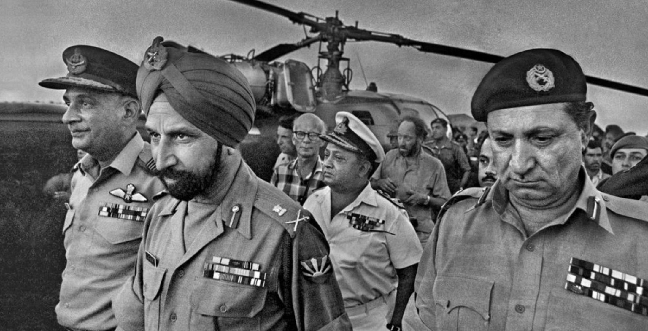Here's The Story Of Lt Gen JS Aurora, The Man Responsible For The Surrender  Of 90,000 Pakistanis In The 1971 War