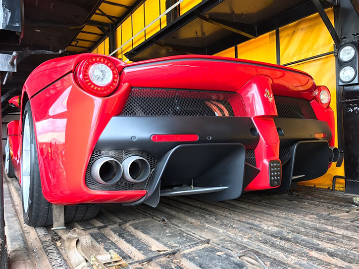 Limited Edition Laferrari Vrooms Into India The Economic Times