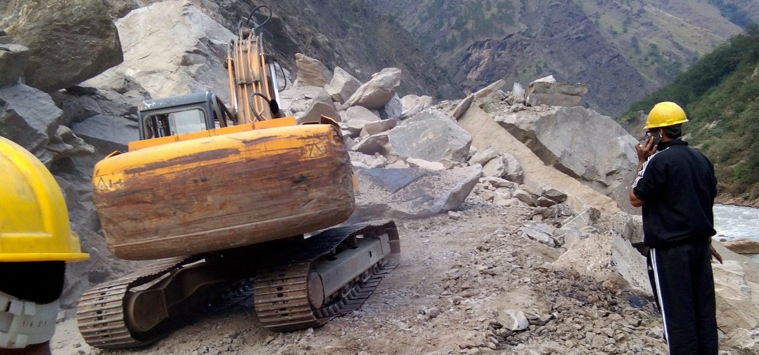 14,000 Pilgrims Stranded In Uttarakhand As Massive Landslide Blocks ...