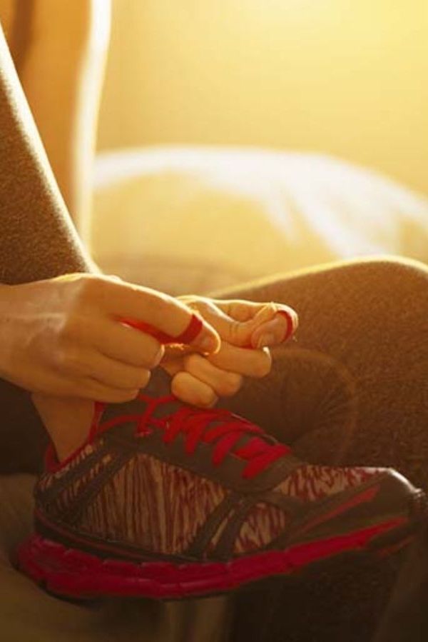 7 Tricks To Motivate Yourself To Get Out Of Bed And Workout Every Morning
