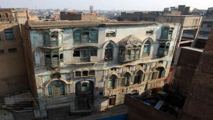 kapoor haveli
