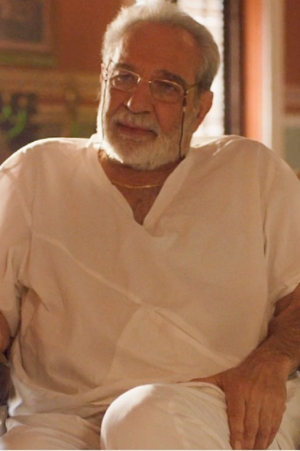 Is It Just Us, Or Does Bauji In Mirzapur Remind You Of Hector Salamanca From Breaking Bad?
