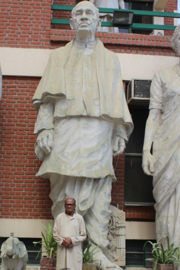 This 93 Year Old Sculptor Is Behind The World S Tallest Statue Of Unity In India Anil sutar blogs, comments and archive news on economictimes.com. tallest statue of unity