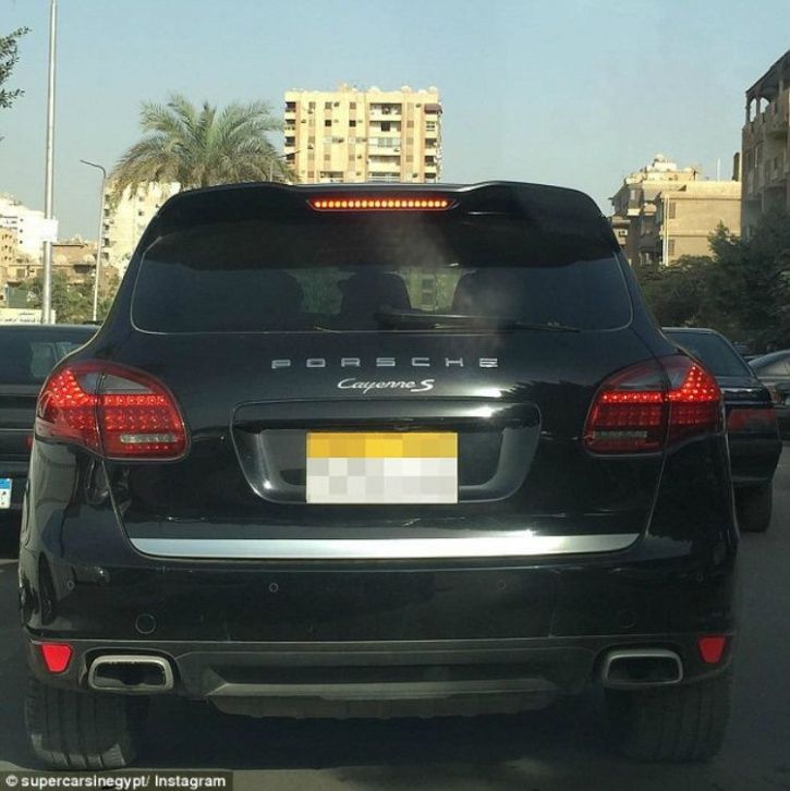 Driver S Luxury Porsche Cayenne Worth Rs 87 75 000 Got Porsche S