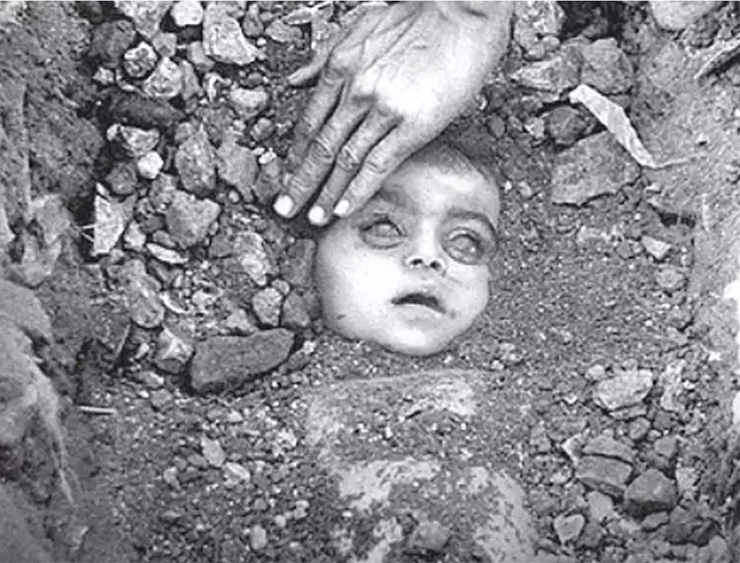 16 Heartbreaking Images From Bhopal Gas Tragedy Show Why We Will Never Forget The Darkest Hours