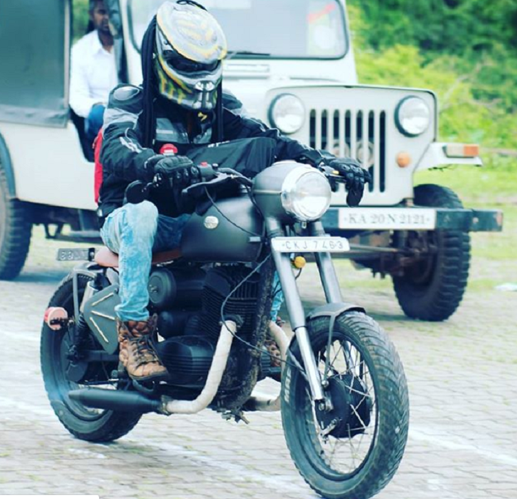 Jawa Perak Yezdi Owner Modifies His Motorcycle To Look Like Jawa