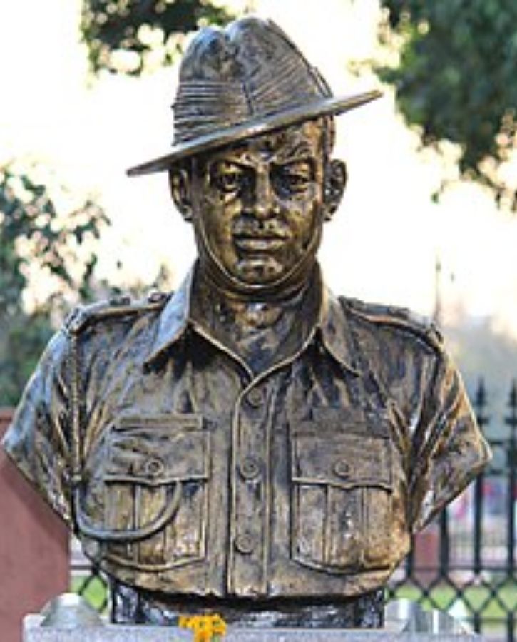 Major Dhan Singh Thapa Statue