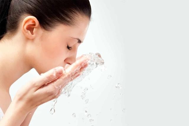Why you should be washing your face for a full 60 seconds for better skin