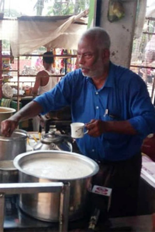 Padma Shri Tea Seller Who Runs School For 80 Slum Kids With His Meagre Earnings Is An Inspiration For All Devarapalli prakash rao, who runs a tea stall in the city's buxi bazaar area has been conferred with nation's top honour: padma shri tea seller who runs