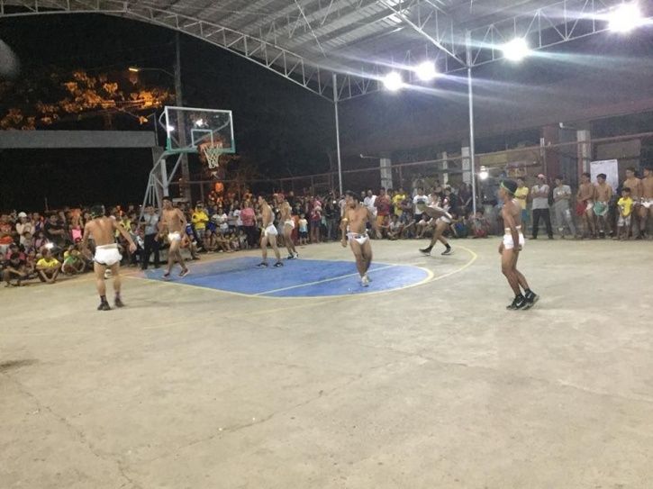 players wearing diapersBasketball Players In The Philippines Wore