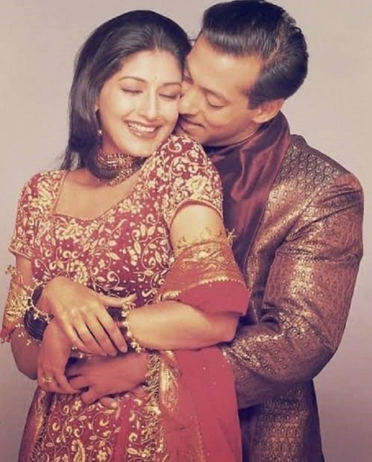 As Hum Saath Saath Hain Clocks 20 Years Let S Have Two Minute Silence For Blackbucks Who Lost Their Lives 1hum saath saath hain title song salman khan, saif ali khan, karishma, s salman khan;sonali bendre'karishma kapoor;3:39. as hum saath saath hain clocks 20 years
